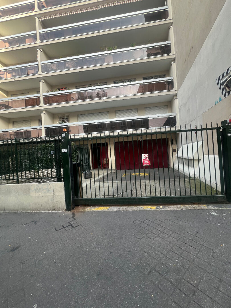 Photo 88 rue philippe de Girard image 2/3
