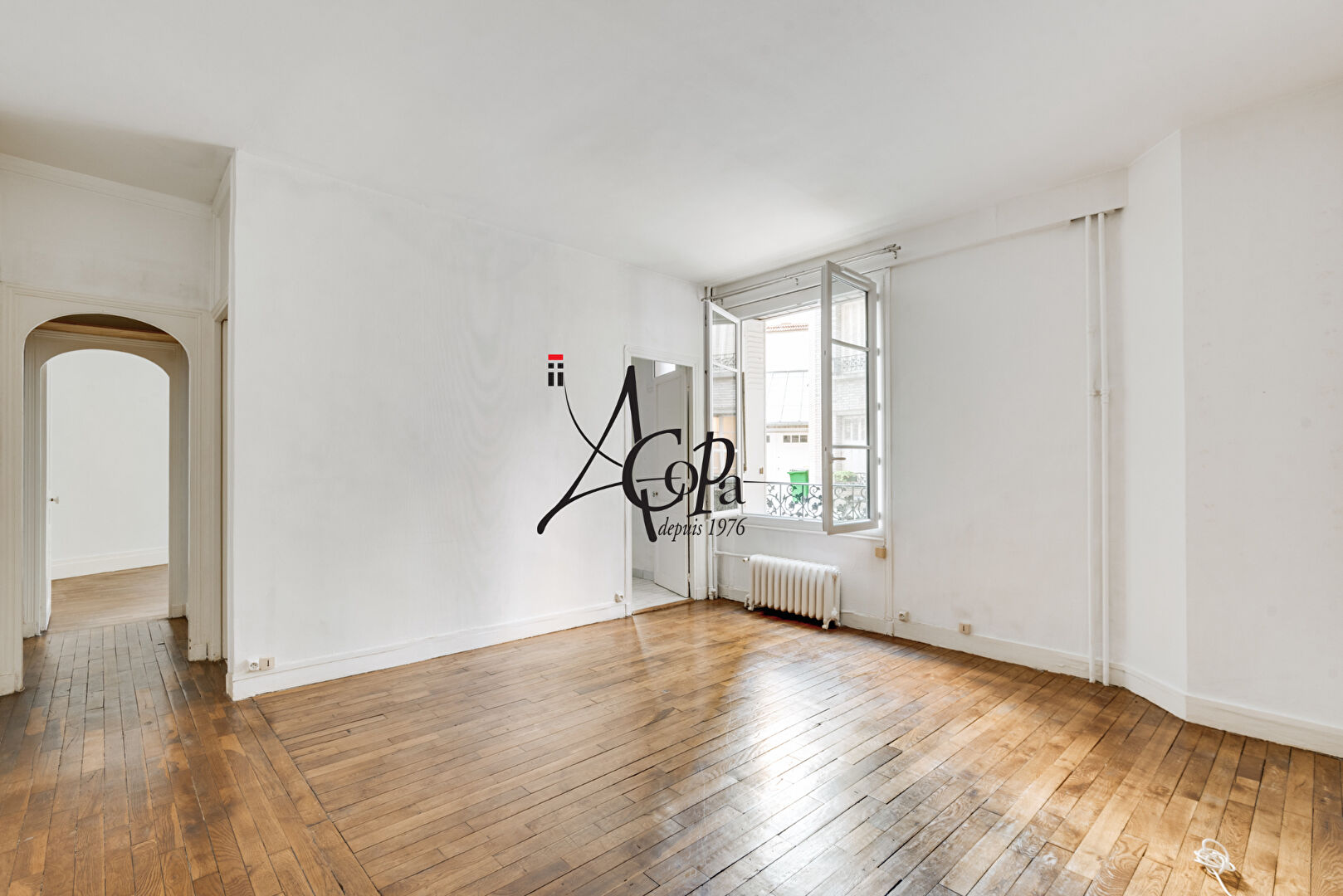 Photo Square Clignancourt 2 pièces  57 m² +  chambre  au 7ème étage image 3/6