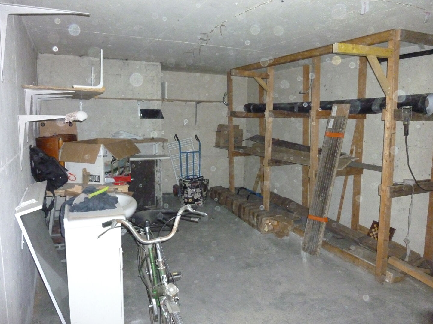 Photo box + parking (en enfilade)rue Joseph de Maistre image 3/4