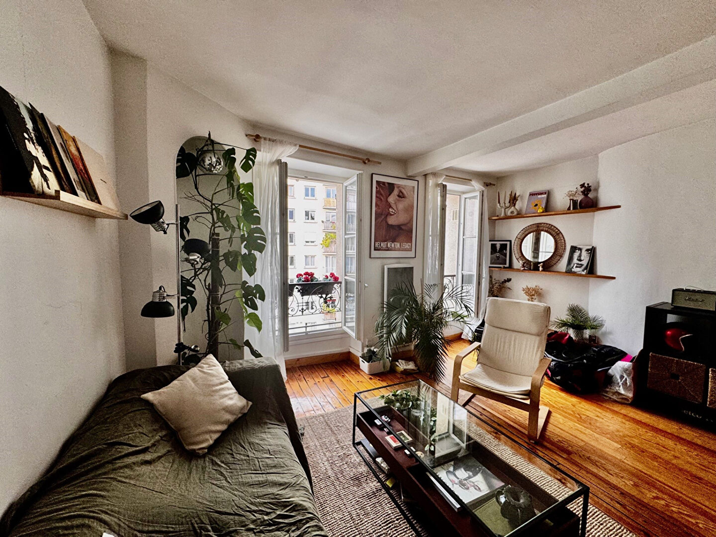 Photo 2 pièces MEUBLÉ image 1/4