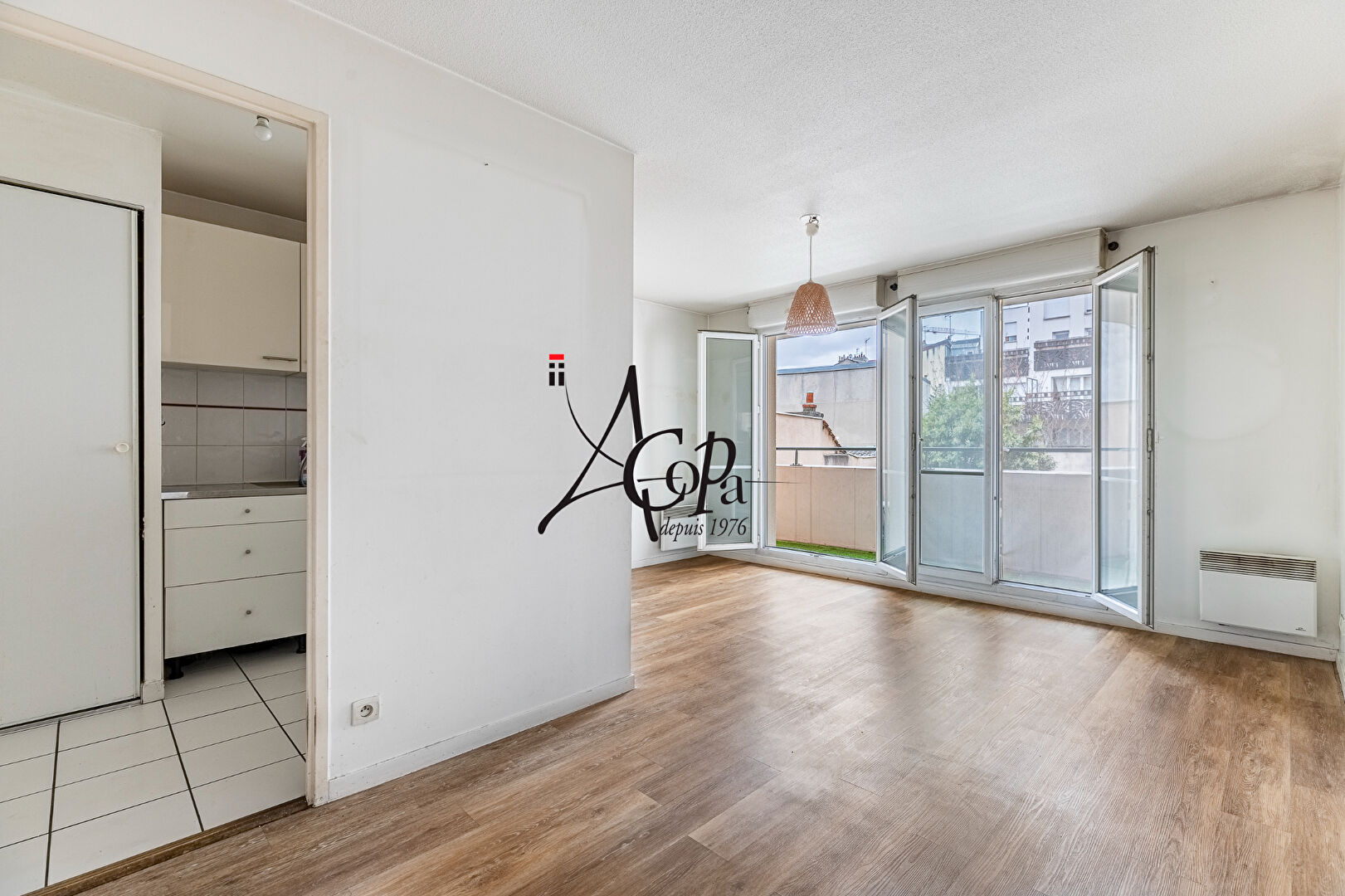 SAINT DENIS
 Appartement&nbsp;305 000&nbsp;&euro;