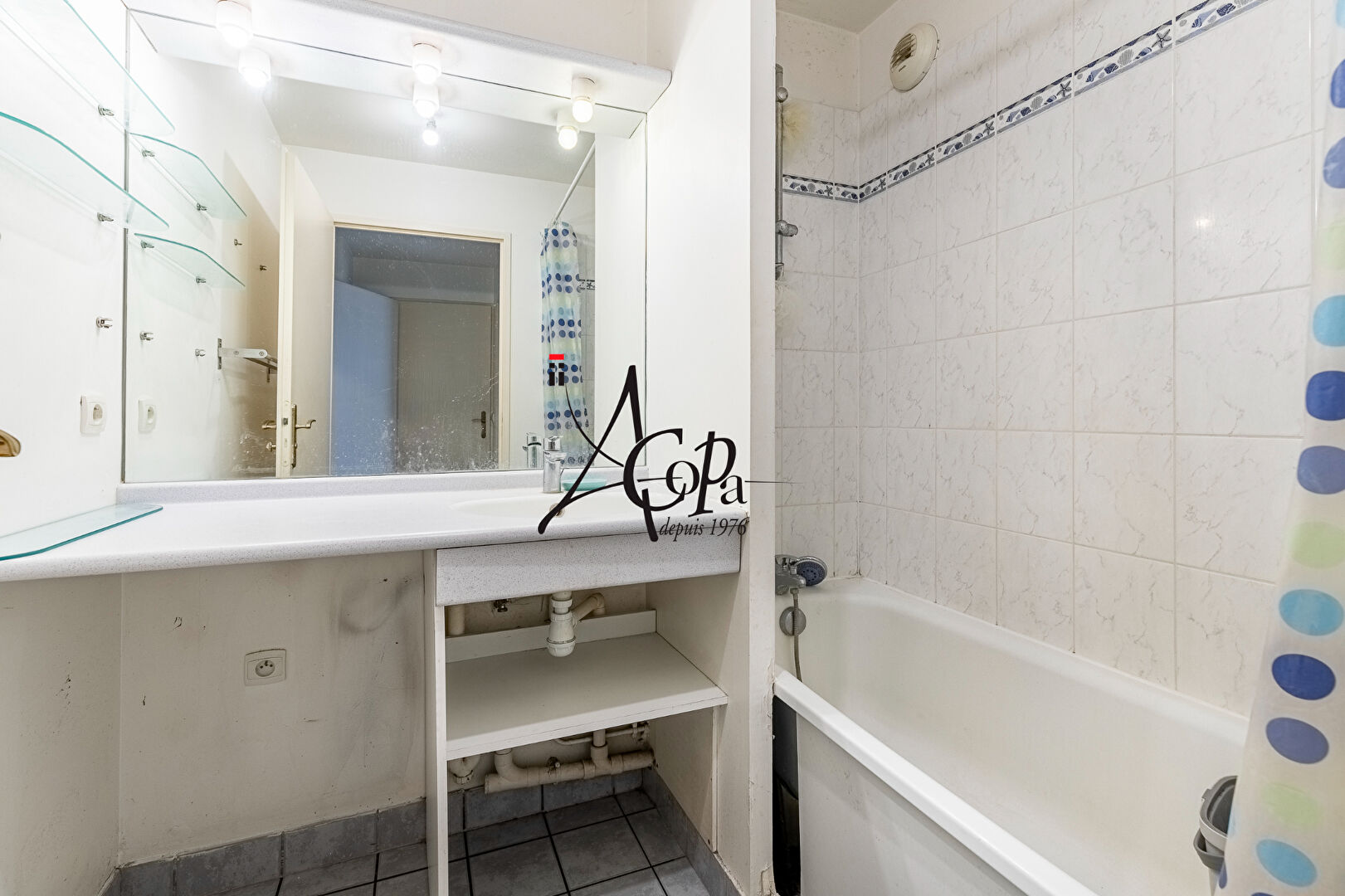 SAINT DENIS
 Appartement&nbsp;305 000&nbsp;&euro;