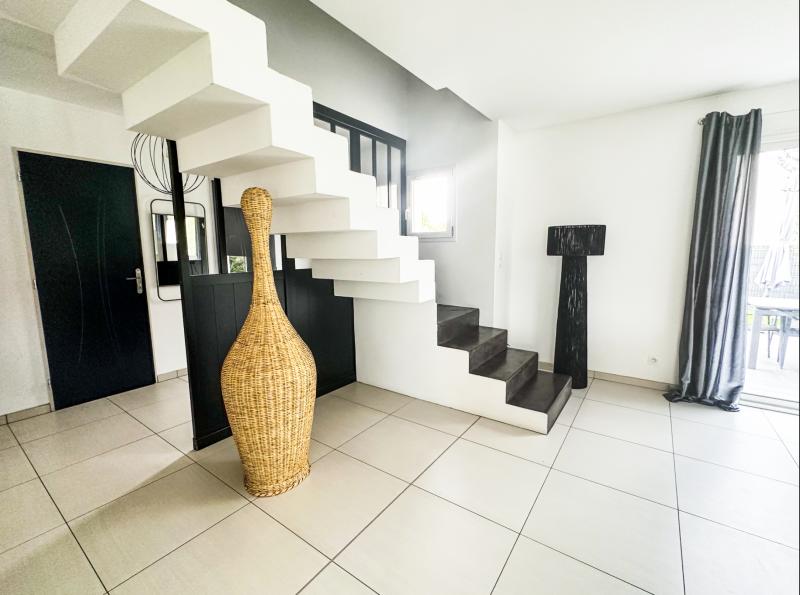 Photo pavillon recent SUR LA COMMUNE DE TOURVILLE LA RIVIERE - 7 pièce(s) - 154 m2 image 4/6