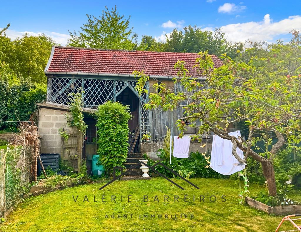 Photo Maison d'habitation à rénover avec garage image 4/6