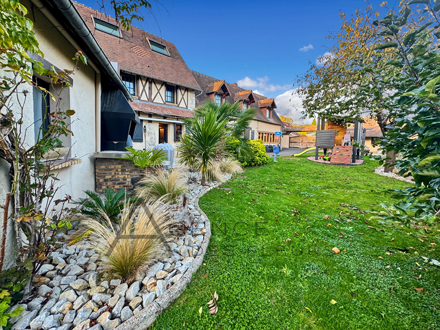 MAISON NORMANDE TOURVILLE LA RIVIERE - 7 pièce(s) - 180 m2