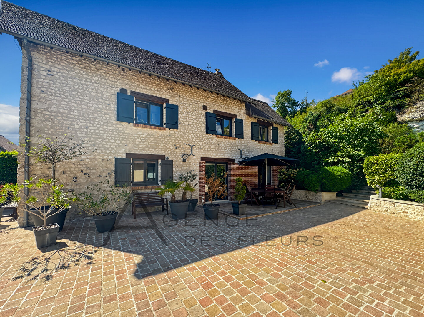 MAISON DE CHARME GARAGE DEPENDANCE