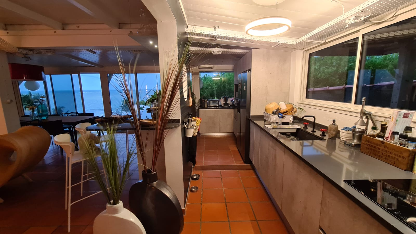 Photo Villa originale avec très belle vue mer à Cap Est ! image 4/6