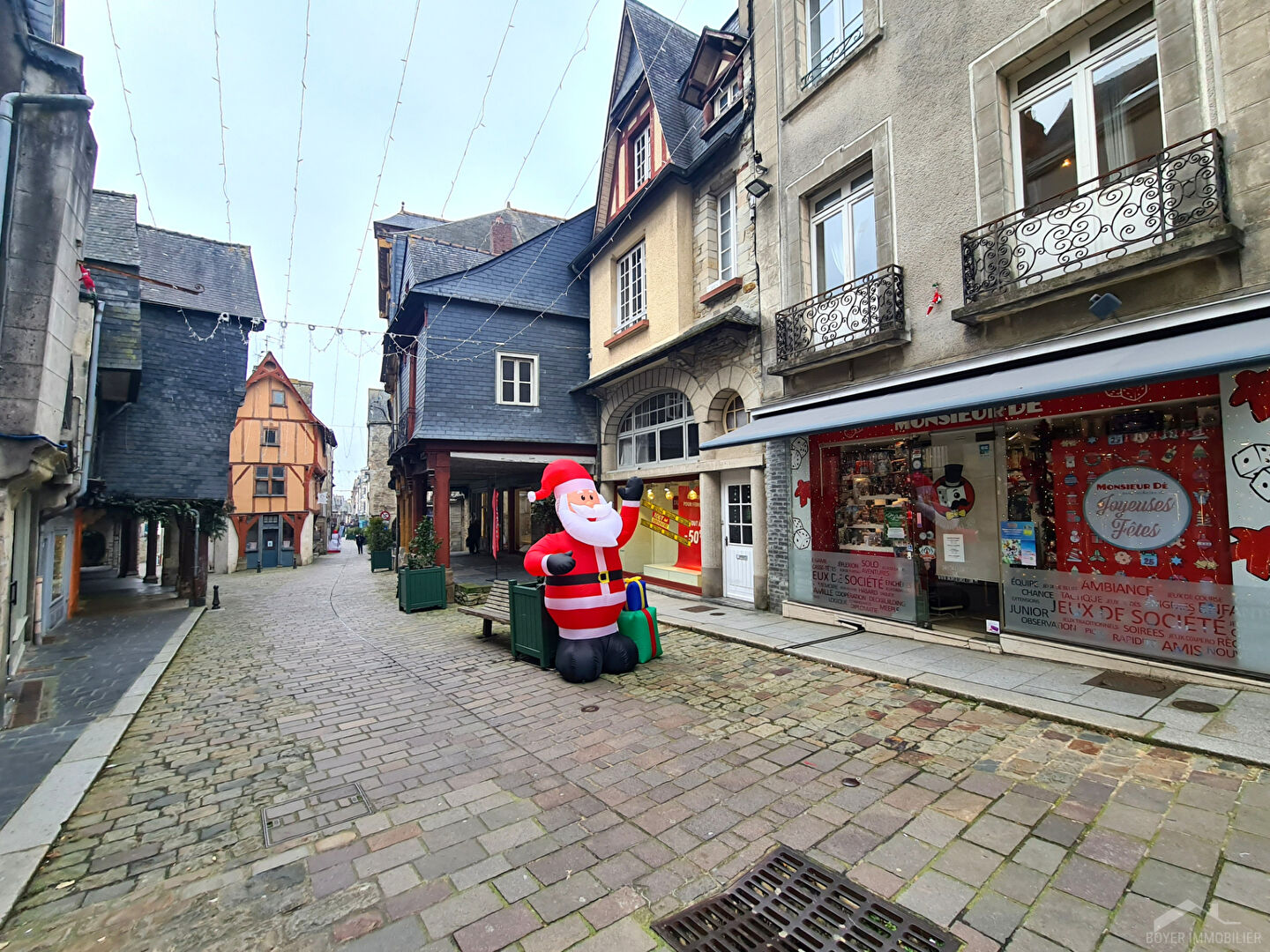 À LOUER ? LOCAL COMMERCIAL ? CENTRE HISTORIQUE DE VITRÉ