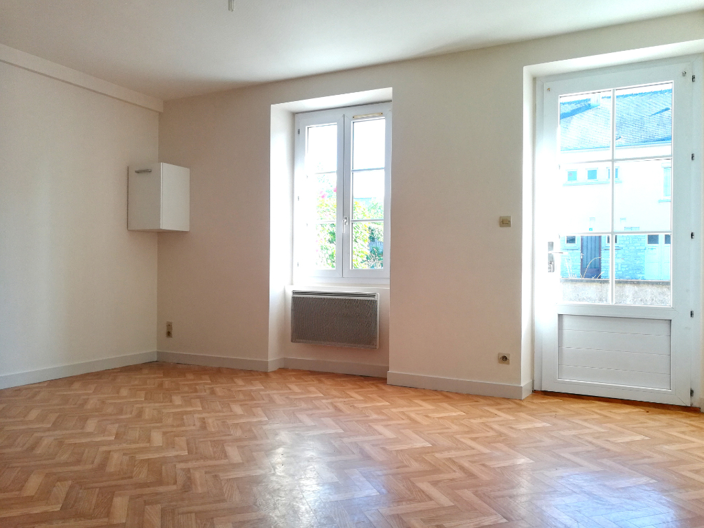 SOUS COMPROMIS EVAL D'IZÉ - Maison 4 pièces 85 m2