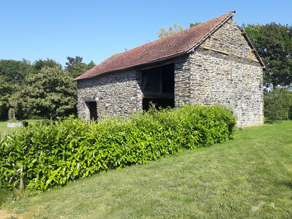 Photo BALAZÉ - Ancien Bâtiment de ferme à rénover 85 m2 au sol image 1/2