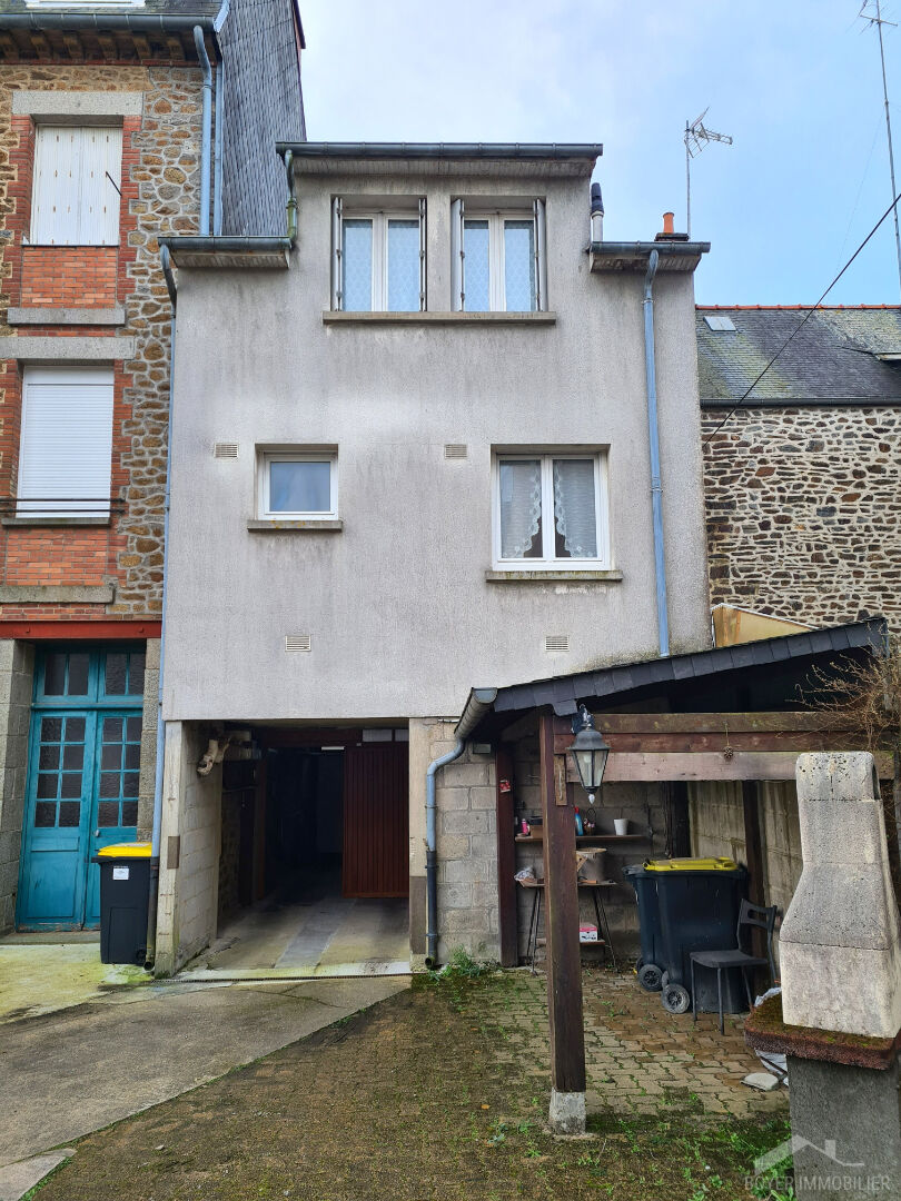 Photo Maison en pierres à rénover avec garage - Centre Fougères image 4/6