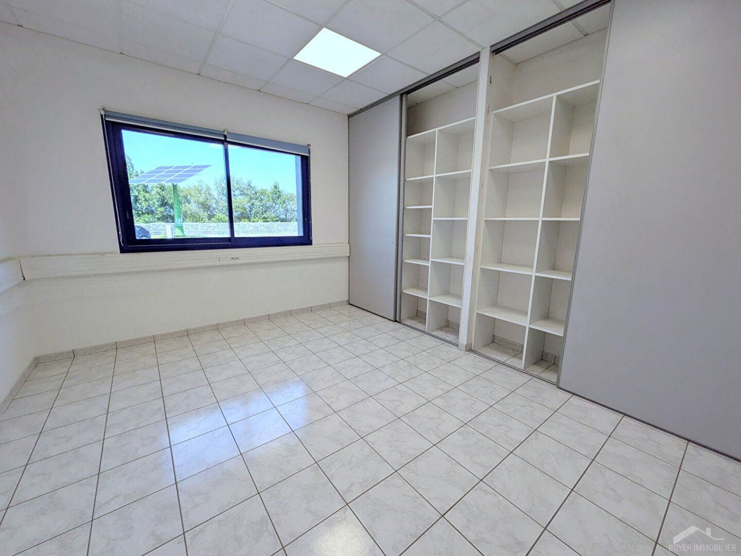 Photo VITRE Zone La Grande Haie Bureaux de 336 m², avec possibilité de diviser image 4/6