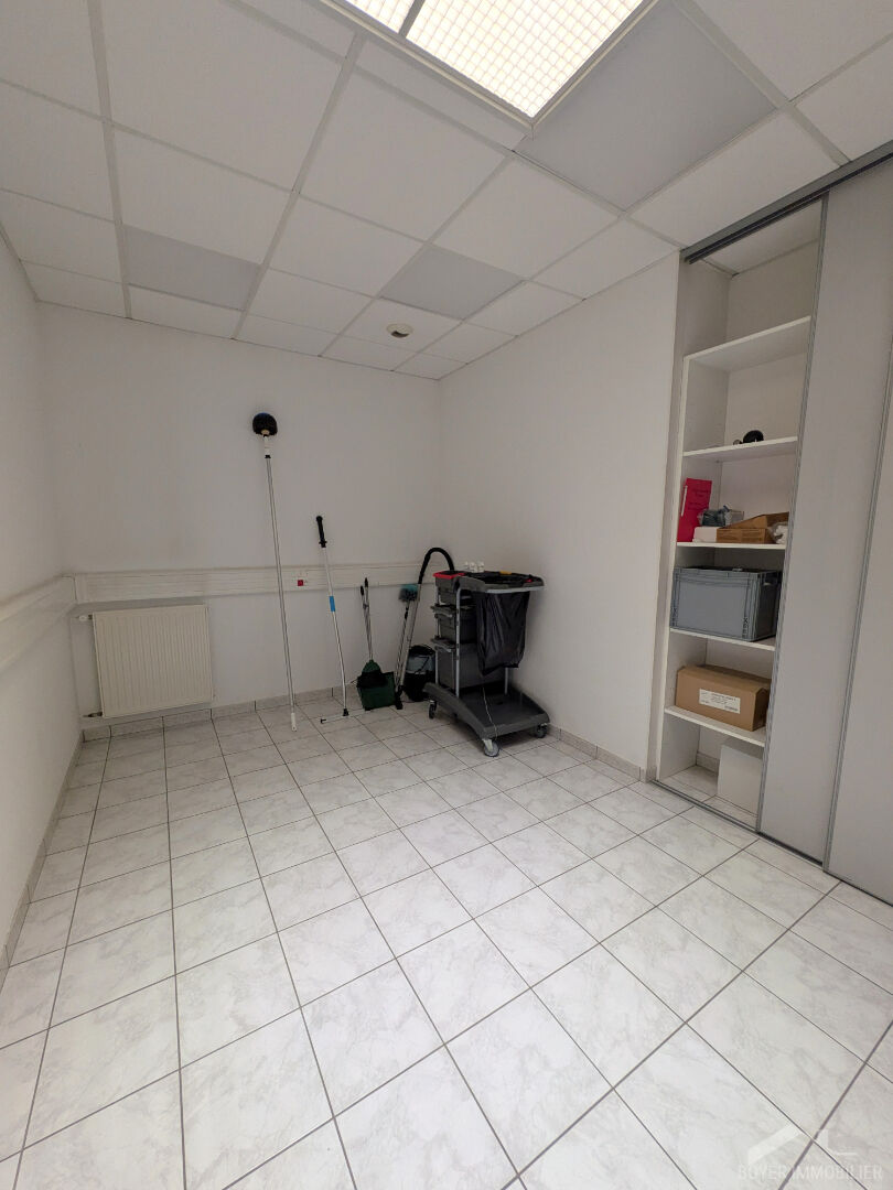 Photo VITRE Zone La Grande Haie Bureaux de 336 m², avec possibilité de diviser image 6/6