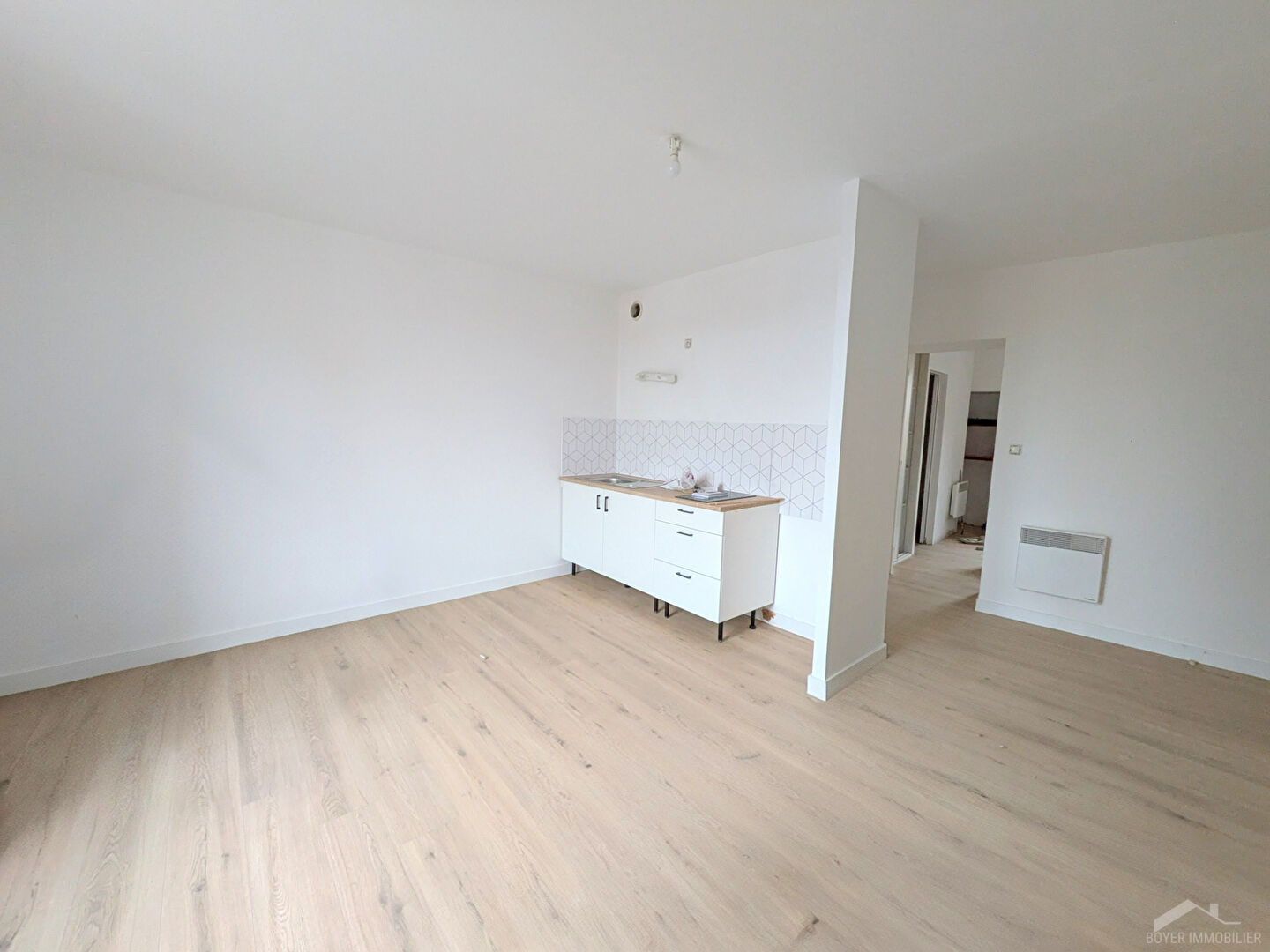 Photo Appartement T2 en rénovation - Châtillon-en-Vendelais image 3/4