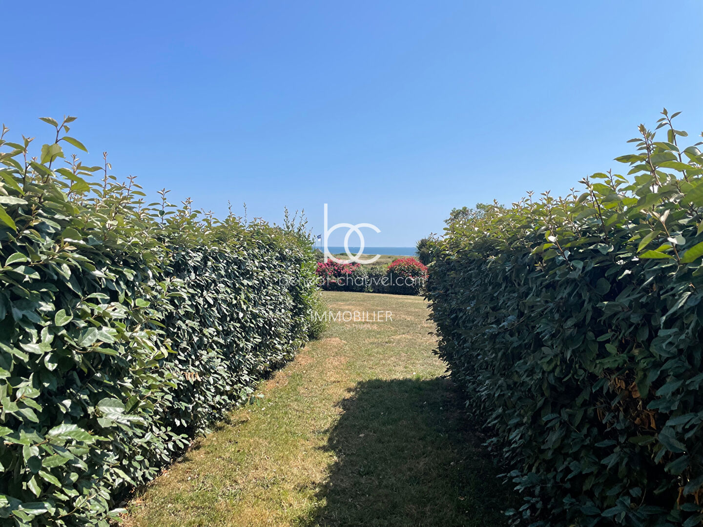 ARZON PORT CROUESTY - APPARTEMENT EN REZ-DE-JARDIN AVEC ACCÈS DIRECT PLAGE ET PISCINE