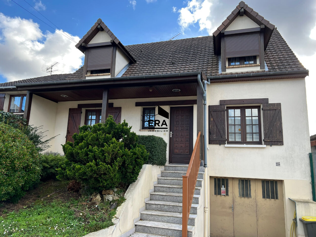 Maison Noisy Le Grand 7 pièce(s) 130 m2 Les Richardets.