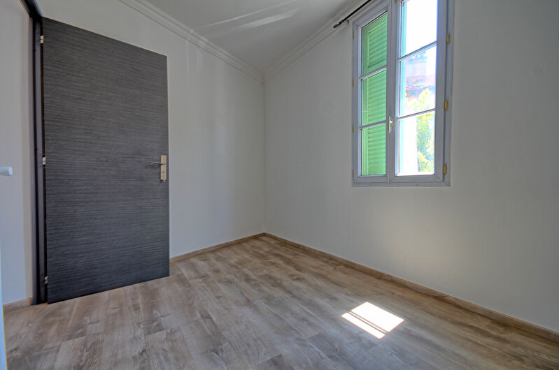 Photo Maison Grasse 3 pièce(s) 46.25 m2 sur 2 niveaux plus grenier de 20.63m² image 4/6