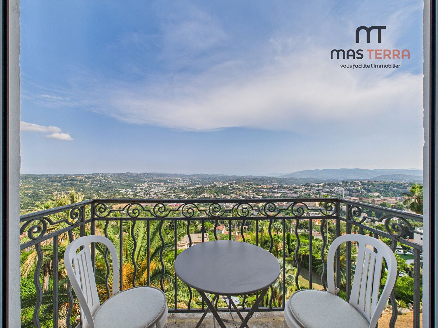Appartement Grasse 3 pièces de 103 m2 - Traversant - Vue Mer - Belle hauteur sur plafond