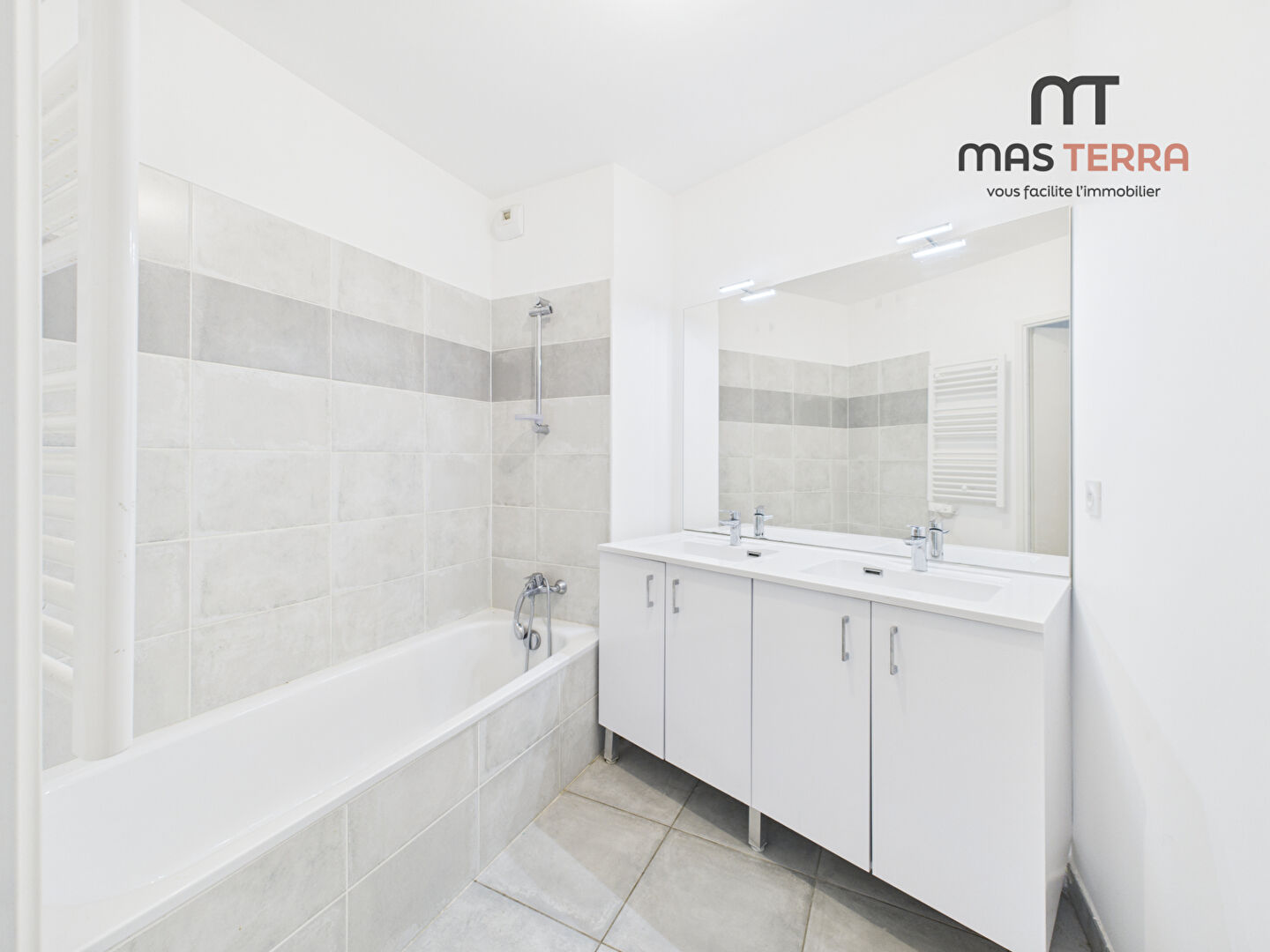 Photo Appartement Chateauneuf Grasse 3 pièce(s) 60.91 m2 - 2 places de parking et cave image 5/6