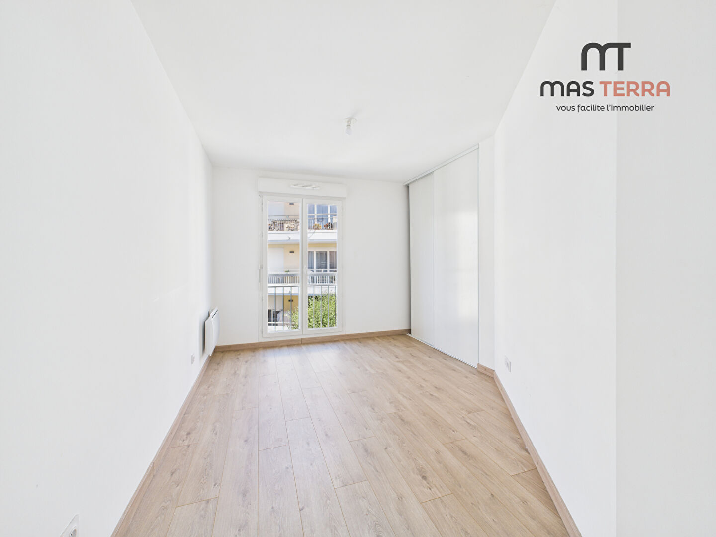 Photo Appartement Chateauneuf Grasse 3 pièce(s) 60.91 m2 - 2 places de parking et cave image 6/6