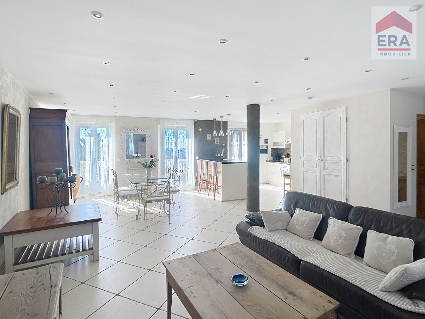 A VENDRE MARSEILLE 13014 BON SECOURS MAISON T4 AVEC JARDIN ET CAVE AMENAGEE EN T3 VUE MER