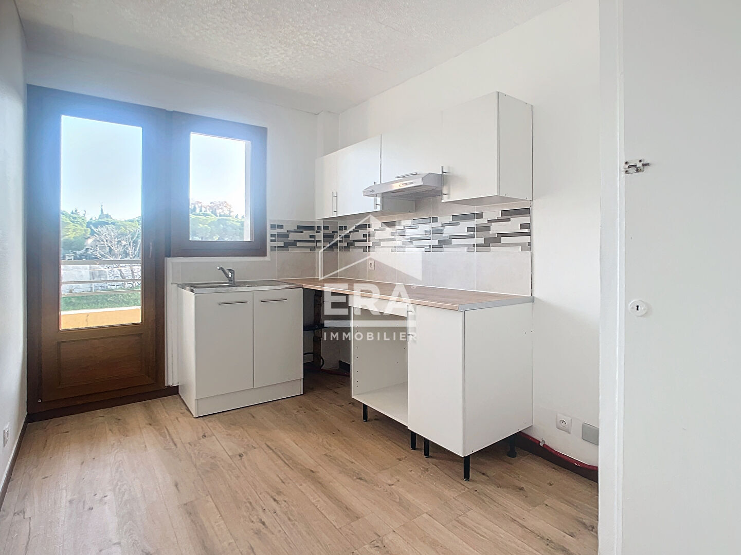 Photo A VENDRE MARSEILLE 13014 LE CANET APPARTEMENT TYPE 2 AVEC BALCON ET CAVE image 4/6