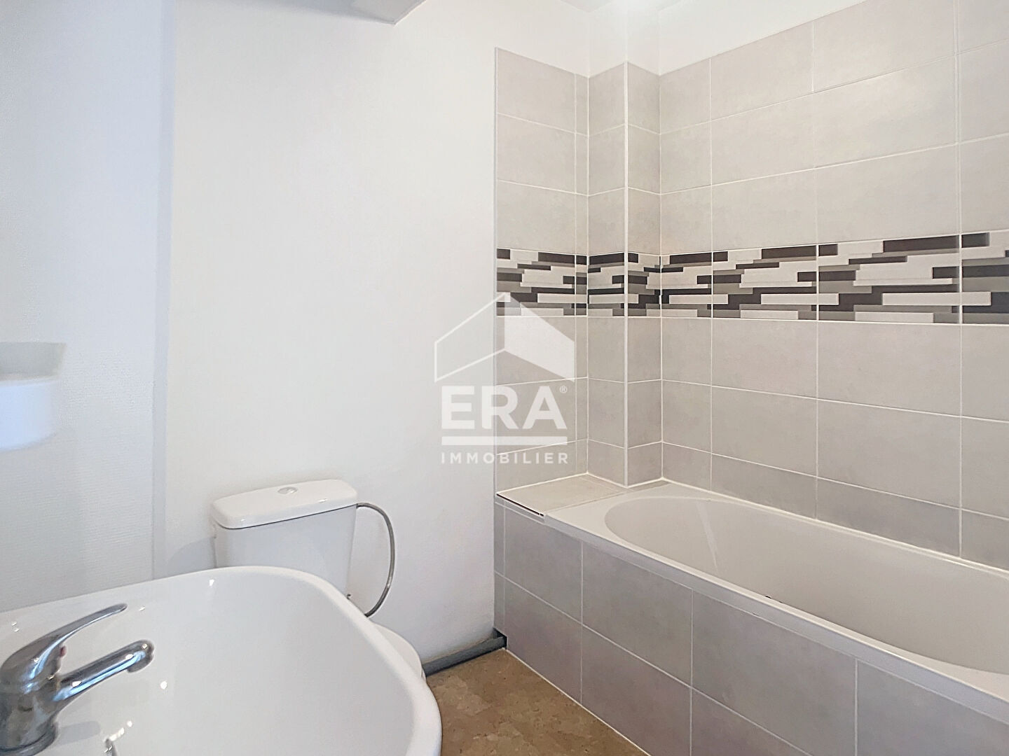 Photo A VENDRE MARSEILLE 13014 LE CANET APPARTEMENT TYPE 2 AVEC BALCON ET CAVE image 5/6