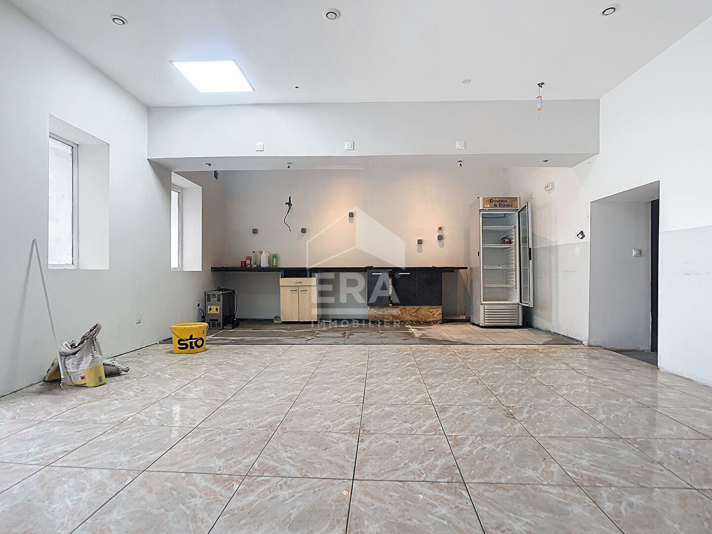 Photo A VENDRE MARSEILLE 13014 LE CANET LOCAUX COMMERCIAUX APPARTEMENTS T2 T3 ZONE FRANCHE image 2/6