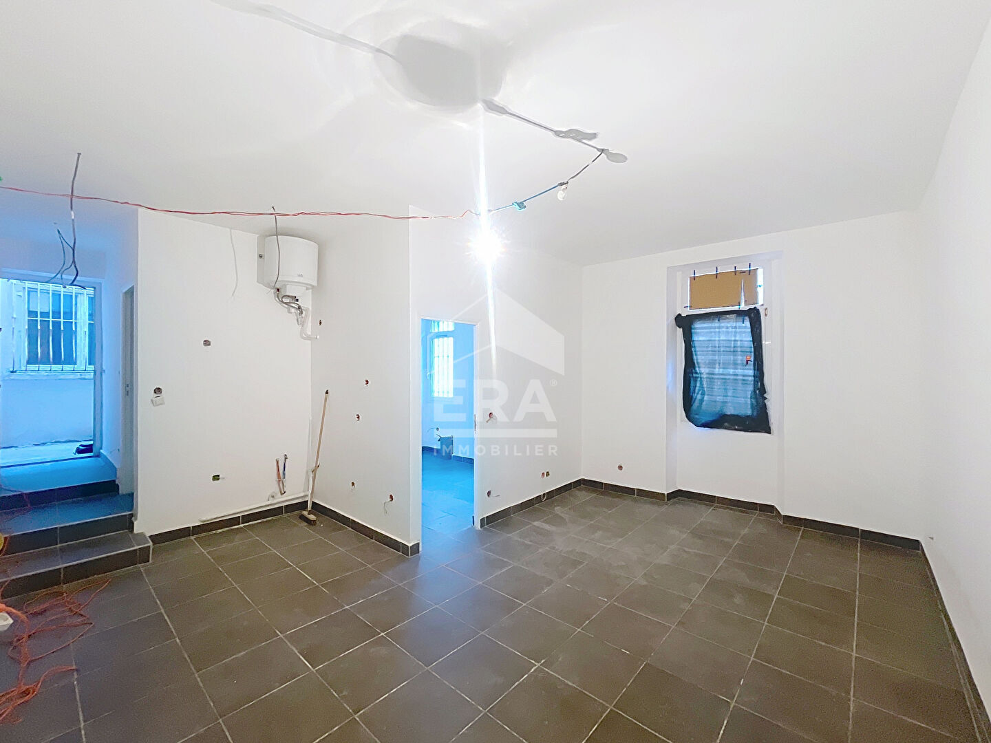 Photo A VENDRE MARSEILLE 13014 LE CANET LOCAUX COMMERCIAUX APPARTEMENTS T2 T3 ZONE FRANCHE image 6/6