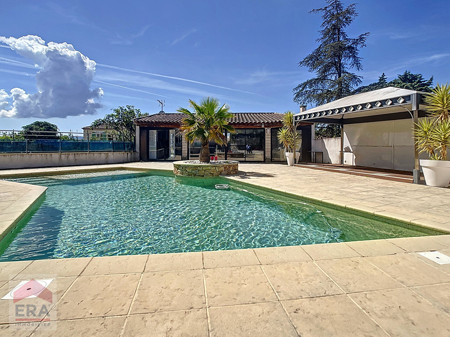 Photo A louer Villa type 8 Marseille 13013 St Mitre Chateau Gombert  6 chambres piscine terrain image 3/6