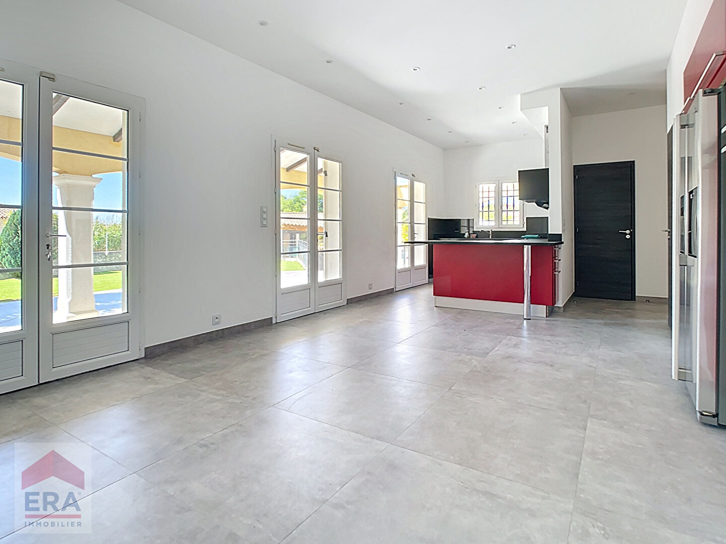 Photo A louer Villa type 8 Marseille 13013 St Mitre Chateau Gombert  6 chambres piscine terrain image 5/6