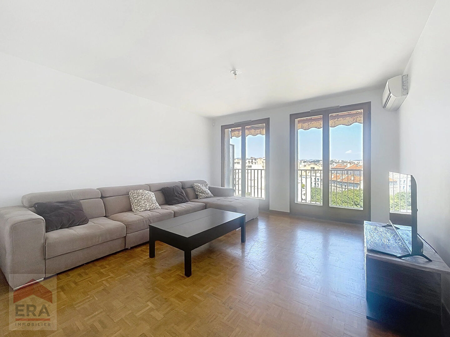 Photo A VENDRE 13003 MARSEILLE JOLIETTE HOPITAL EUROPEEN APPARTEMENT T3 BALCON GARAGE CAVE image 1/6