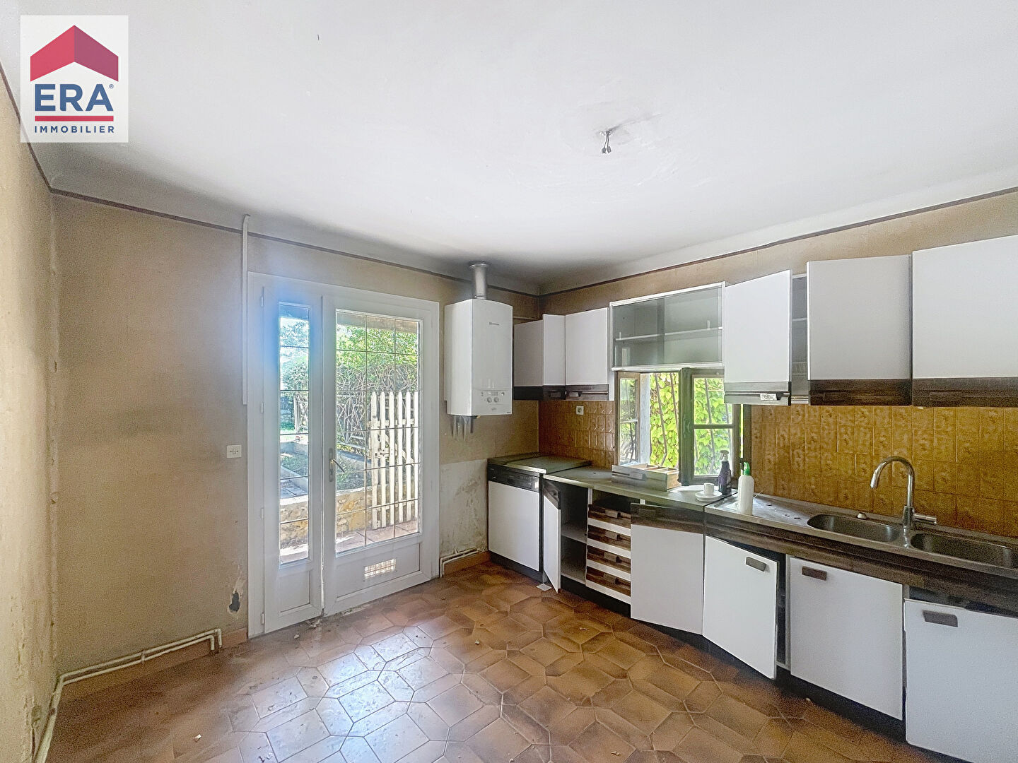 Photo A VENDRE MARSEILLE 13014 ST JOSEPH MAISON TYPE 4 -STUDIO INDEPENDANT - JARDIN . image 6/6