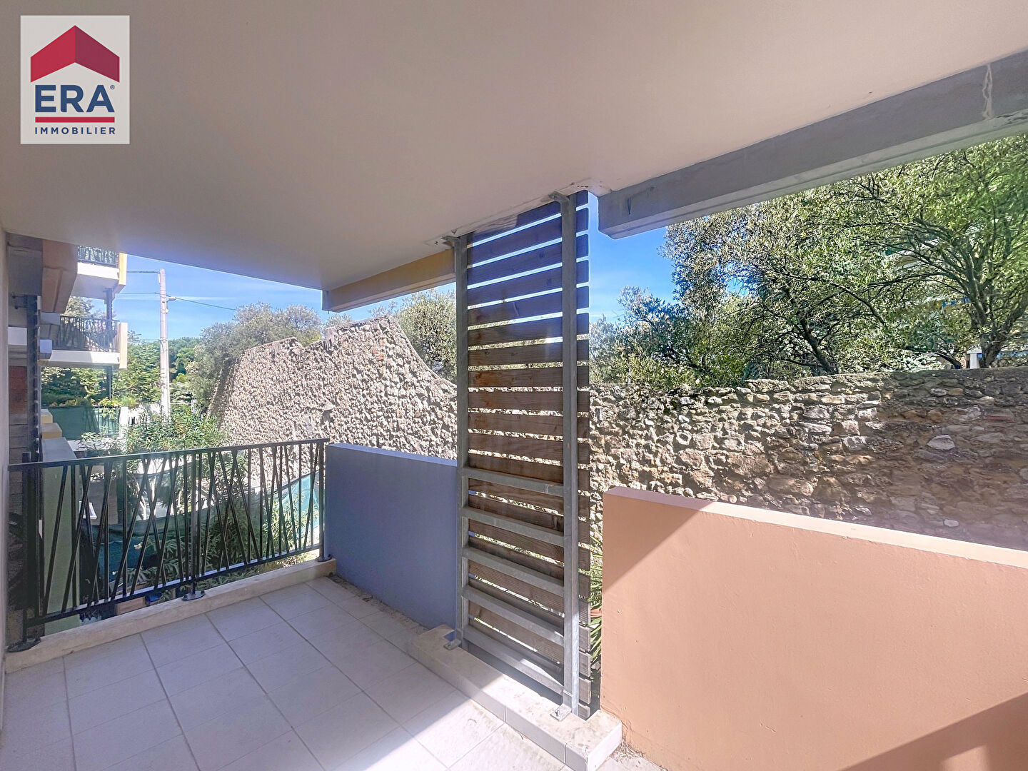 A VENDRE APPARTEMENT  3 PIECES TERRASSE GARAGE 13014  STE MARTHE.