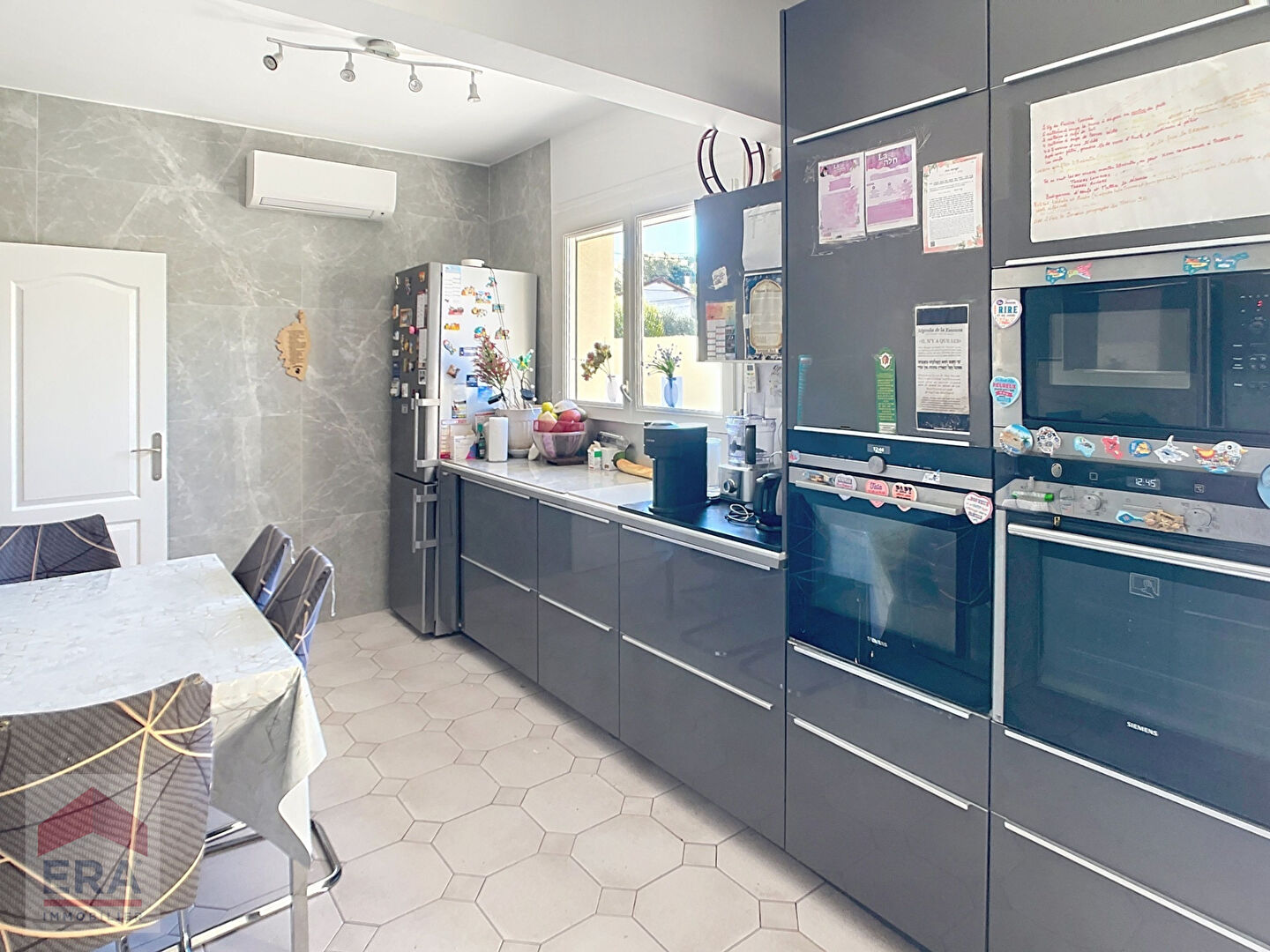 Photo A vendre Maison 7 pièces Marseille 13014 Le Merlan garage terrasse piscine parkings image 5/6