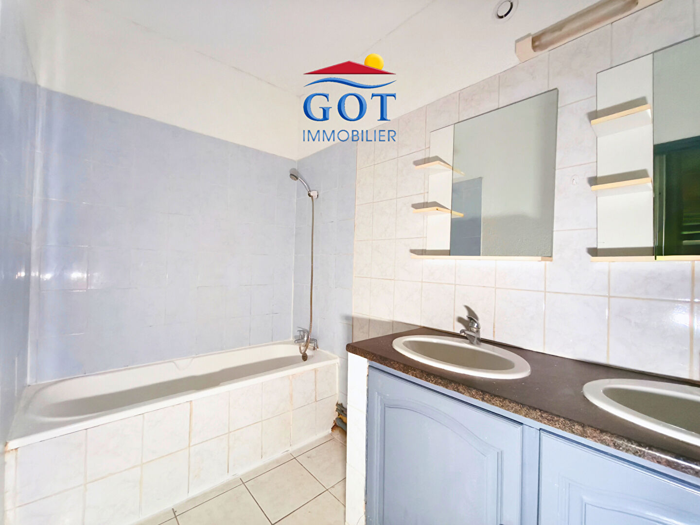 Photo À vendre : T3 lumineux de 78 m² avec grand séjour  Centre-ville, proche plage image 2/6