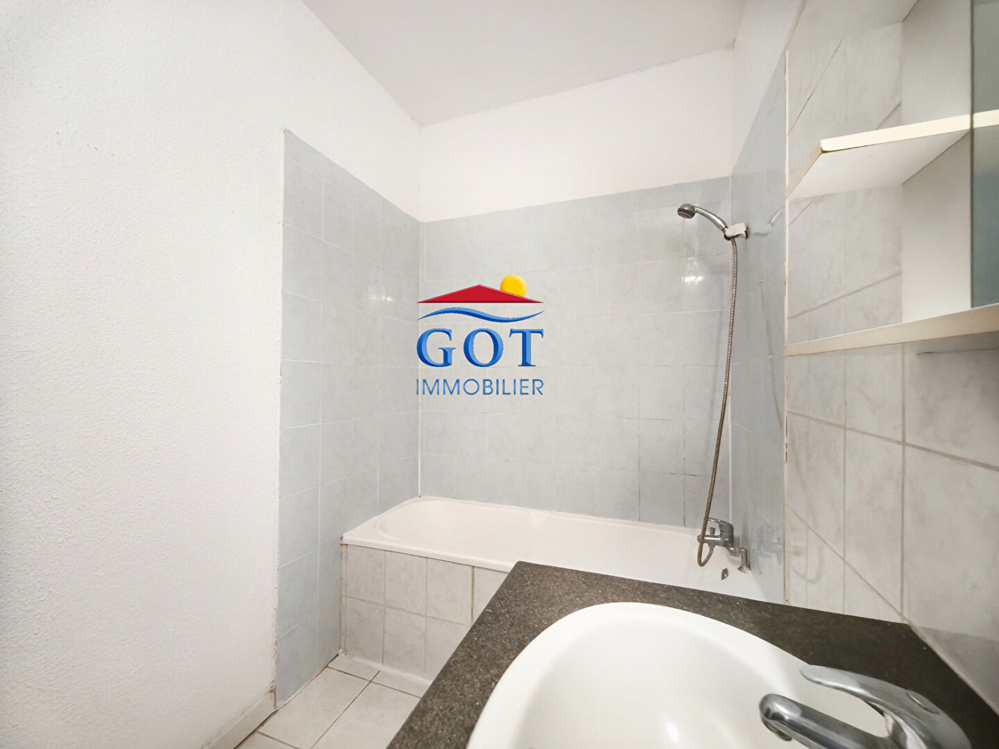 Photo À vendre : T3 lumineux de 78 m² avec grand séjour  Centre-ville, proche plage image 4/6