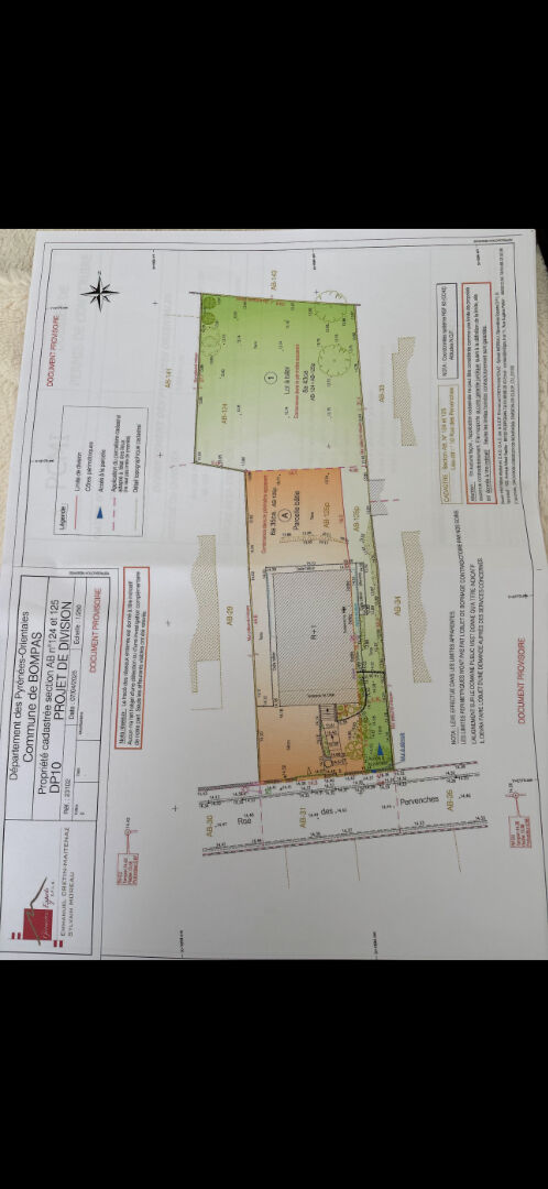 Photo TERRAIN A BATIR CLOTURE EN QUATRE FACES DE 843 M² image 4/6
