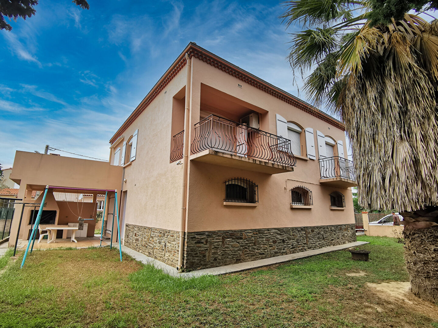 Photo Villa 4 faces, F5, 110m² habitables + garage 77m² à Villelongue De La Salanque image 1/6
