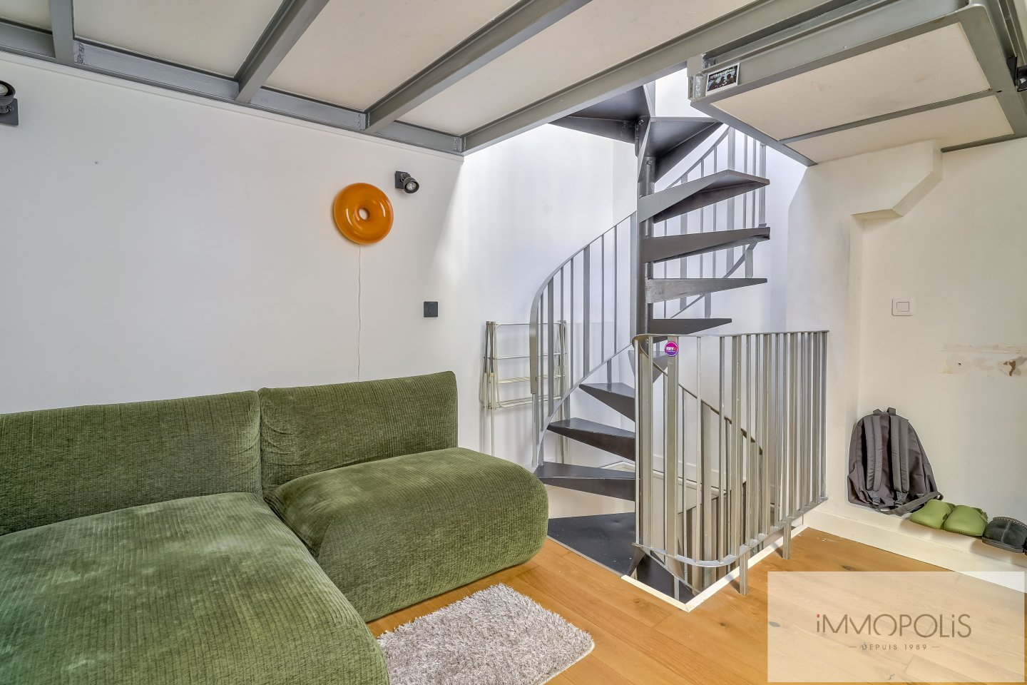 Photo Au coeur des Abbesses véritable petite maison  ! image 2/6