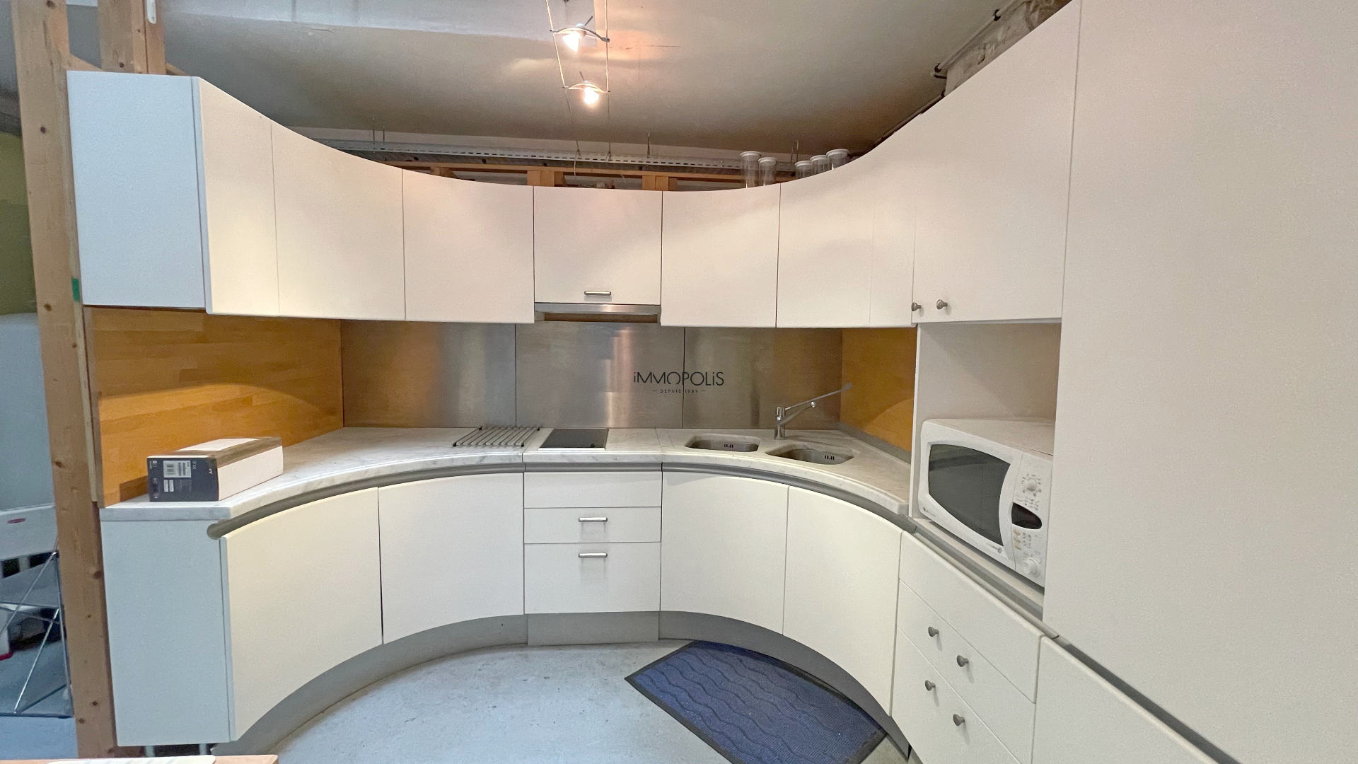 Photo Loft atypique à usage de local (mixte possible), 156 m² sur 3 niveaux avec verrières : Paris 18-9e, Martyrs / Clichy image 6/6