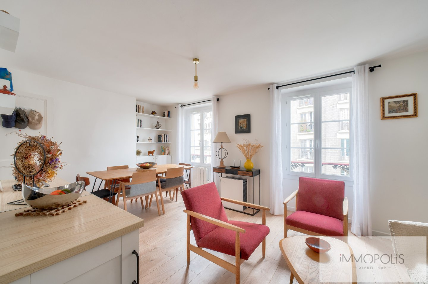 Abbesses - Bateau Lavoir : 3 pièces rénové avec vue dégagée