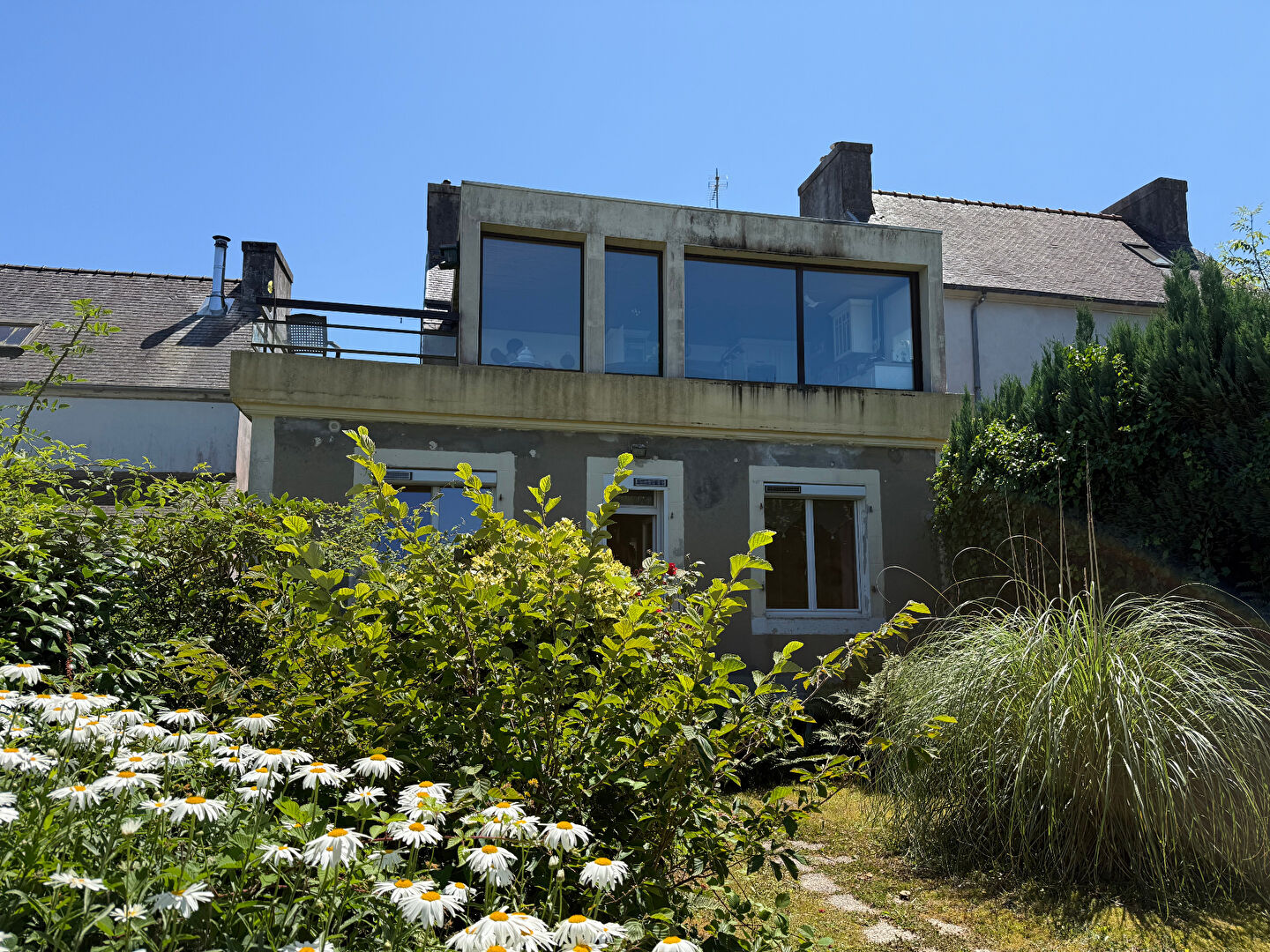 A vendre. Maison de village à Locquenole