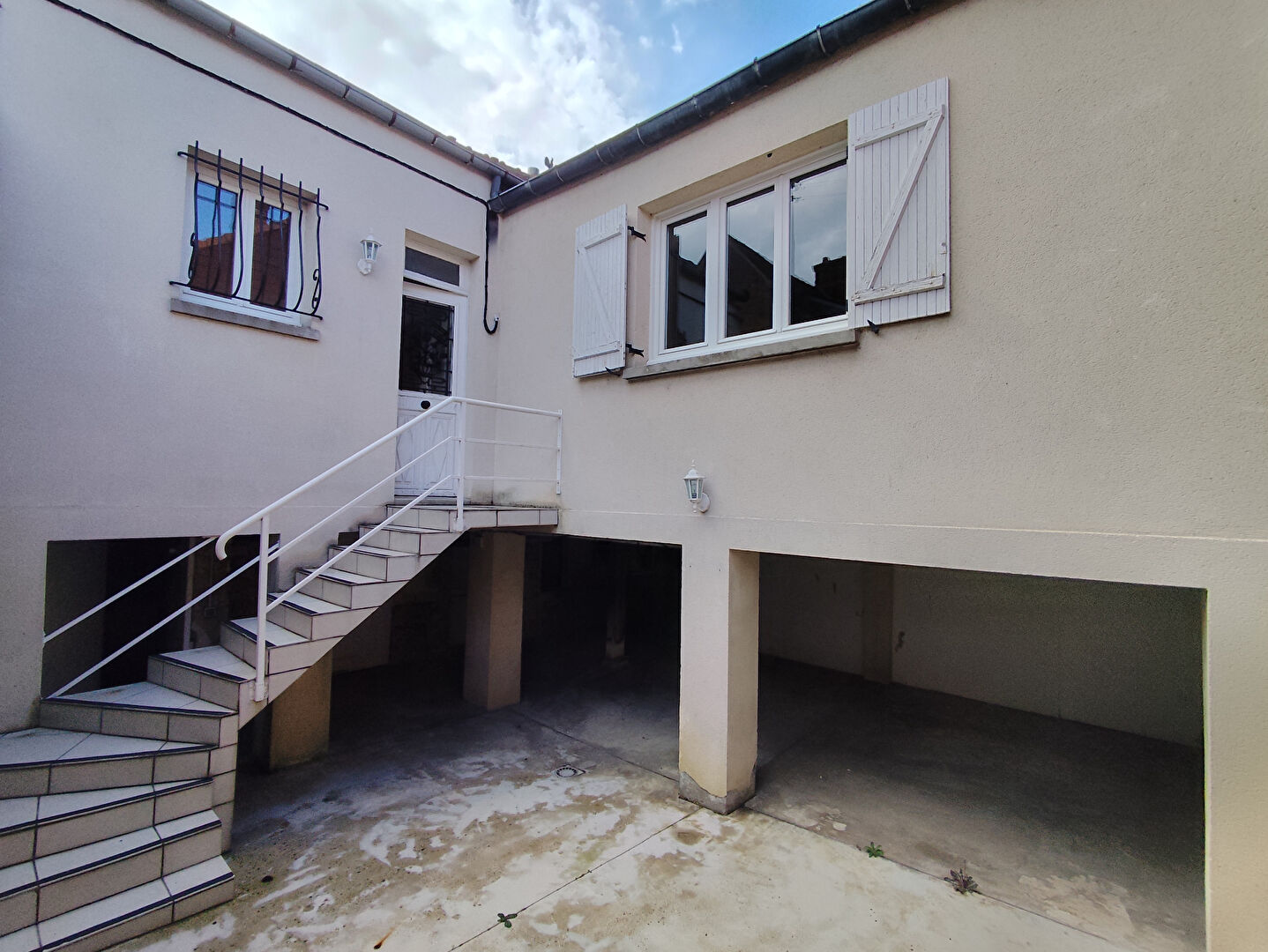 Immeuble Margny Les Compiegne 5 pièce(s) 103 m2