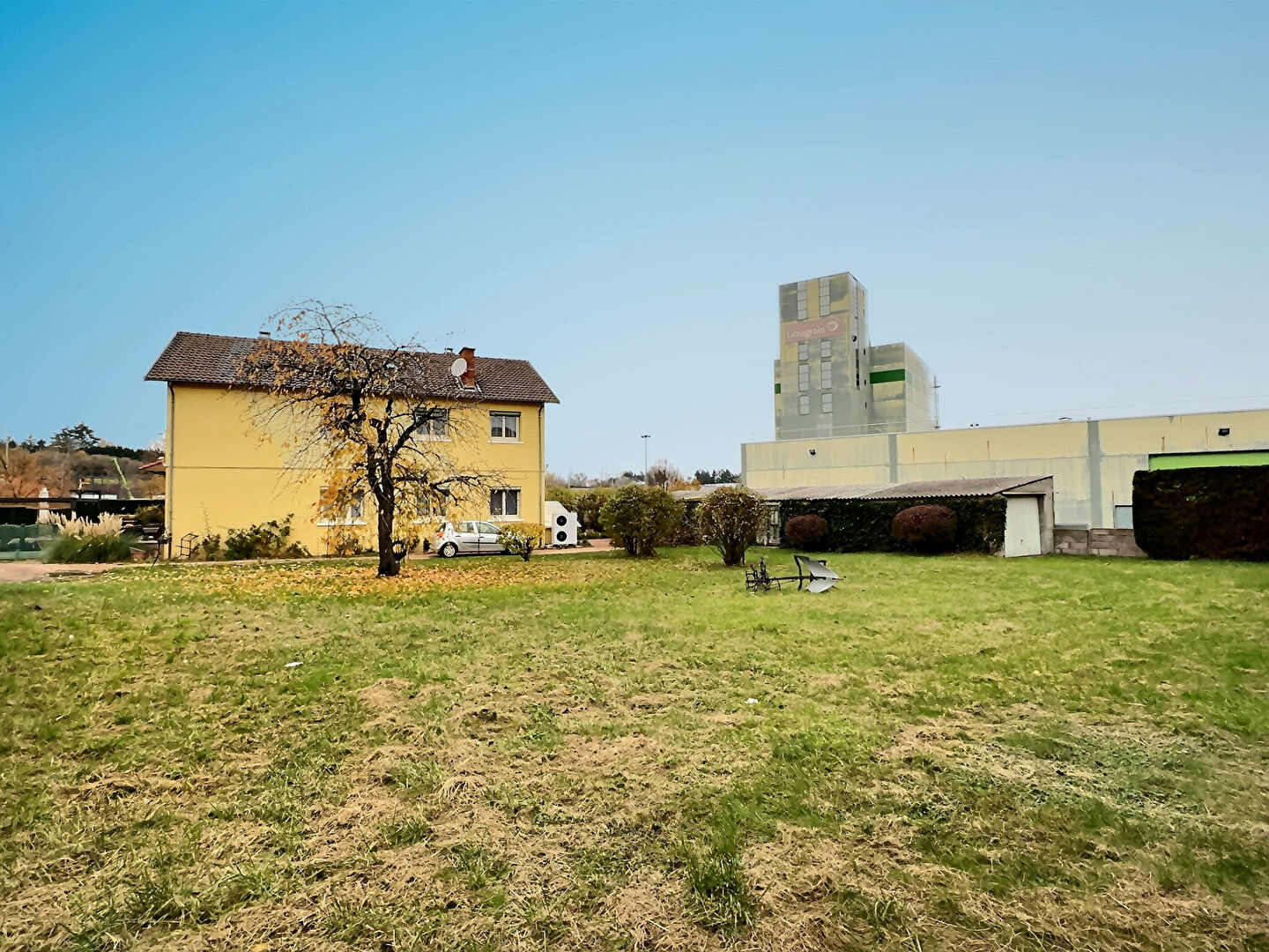 Photo Ensemble immobilier - ISSOIRE image 2/6