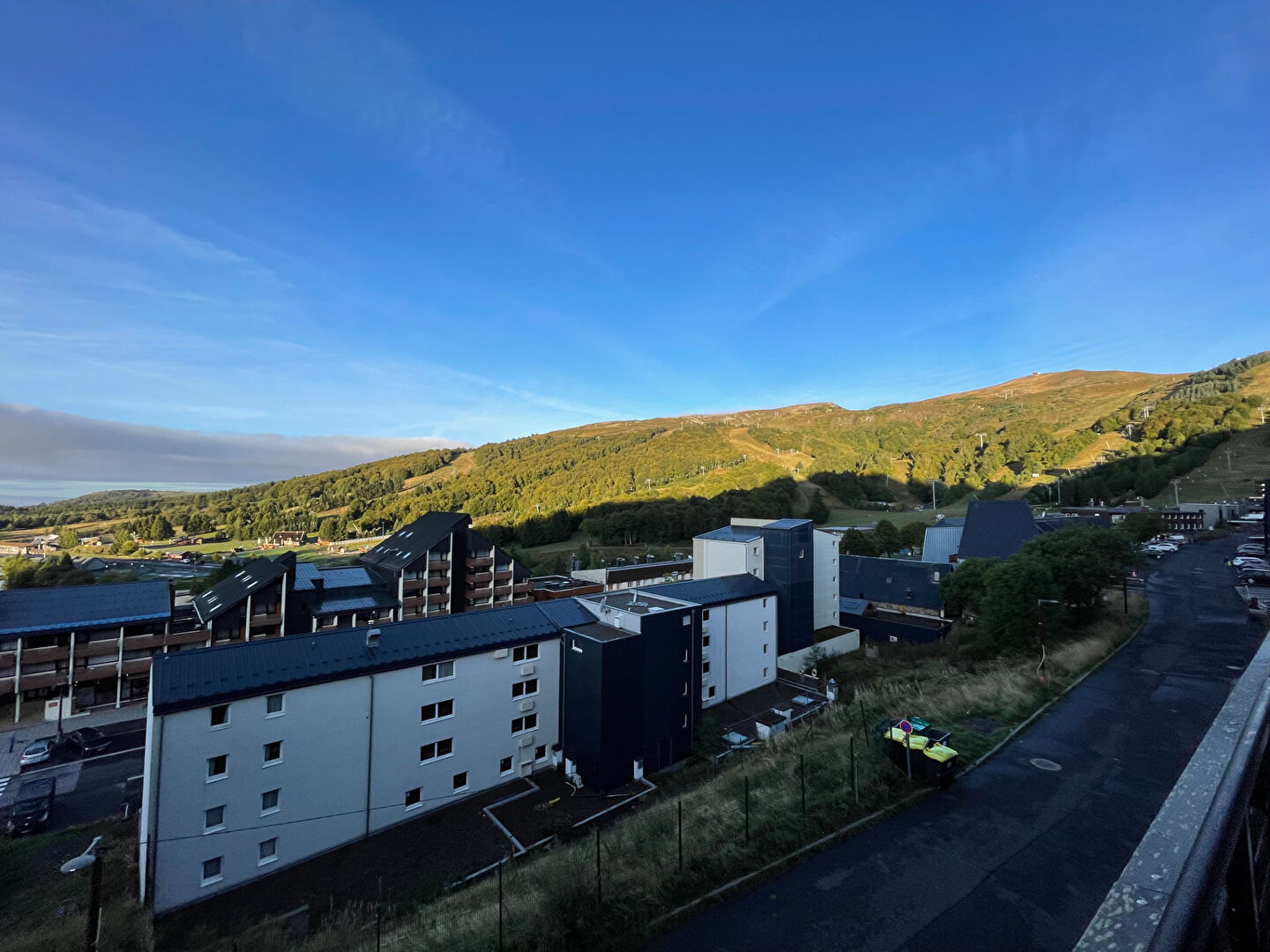 Photo À vendre : Appartement 1 pièce à Besse-et-Saint-Anastaise - Opportunité à saisir ! image 1/6