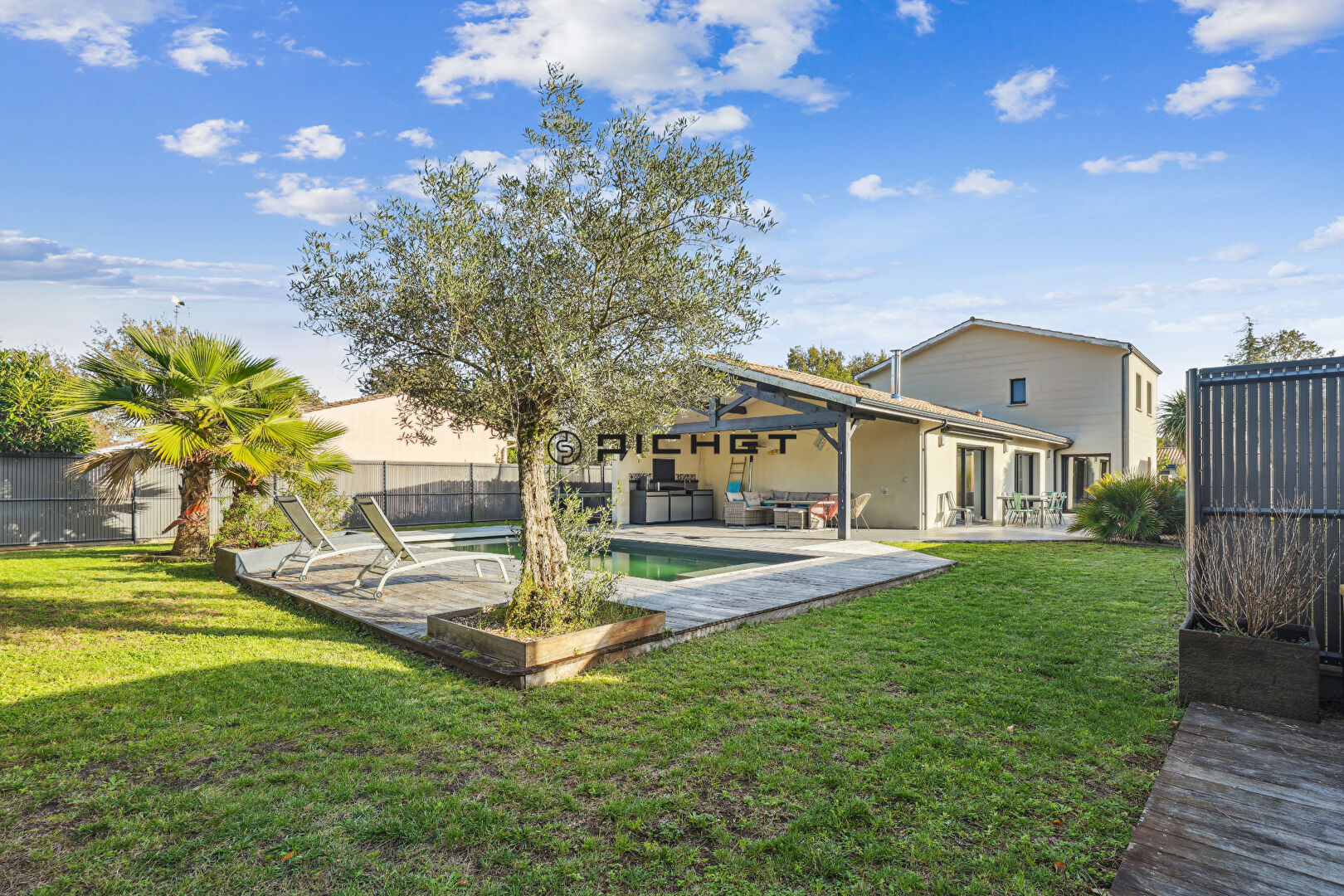 Photo Maison Saint Jean D Illac T6 de 177 m2 image 6/6