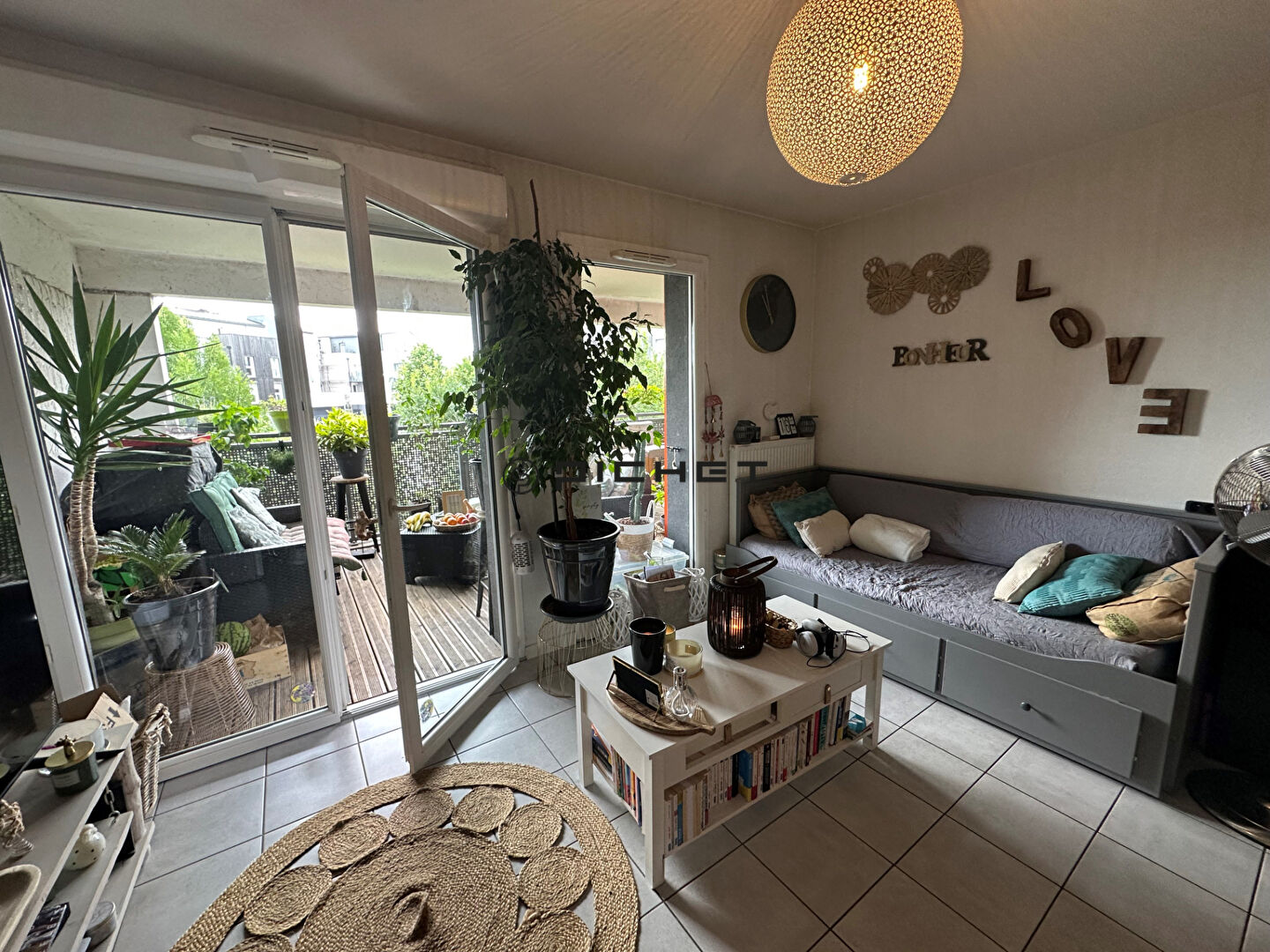 Photo A vendre à VILLENAVE D'ORNON Appartement de type T3 avec terrasse de 25m² et deux parkings en sous sol image 3/6