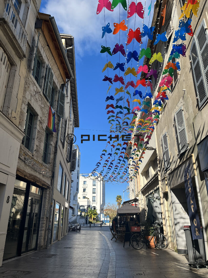 Dax hyper centre à vendre local commercial de 140 m2