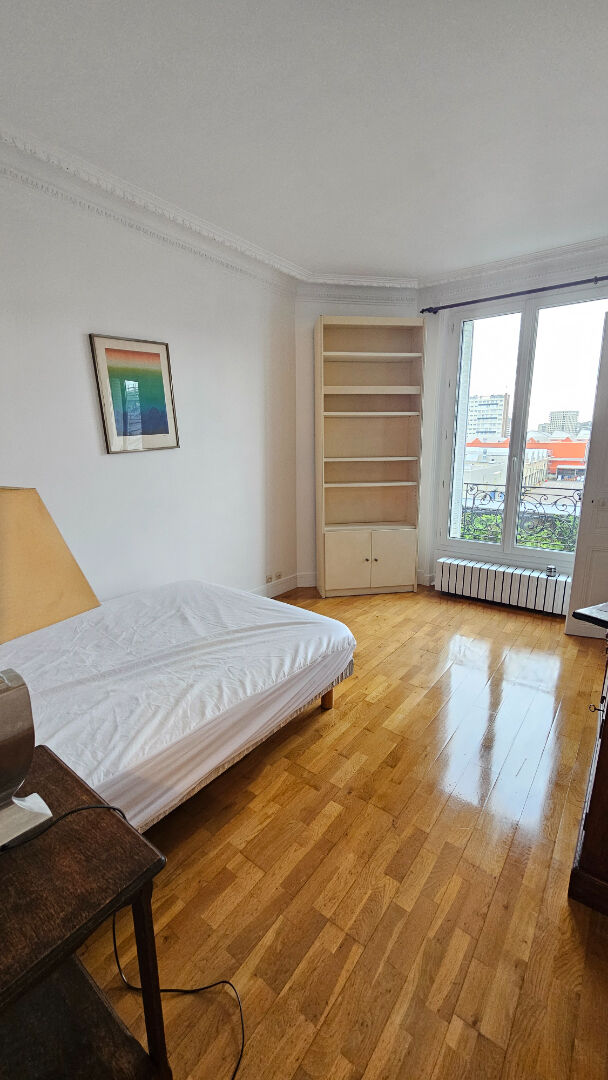 Photo 2 pièces meublé Refait à neuf image 3/6